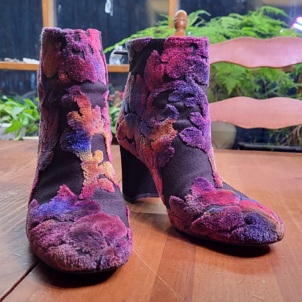 Stuart Weitzman Floral Velvet Ankle Boots Flocked Bootie 6.5